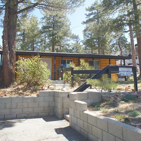 Bear Paw Cabin - Cozy And Quaint, The Perfect Mountain Getaway!